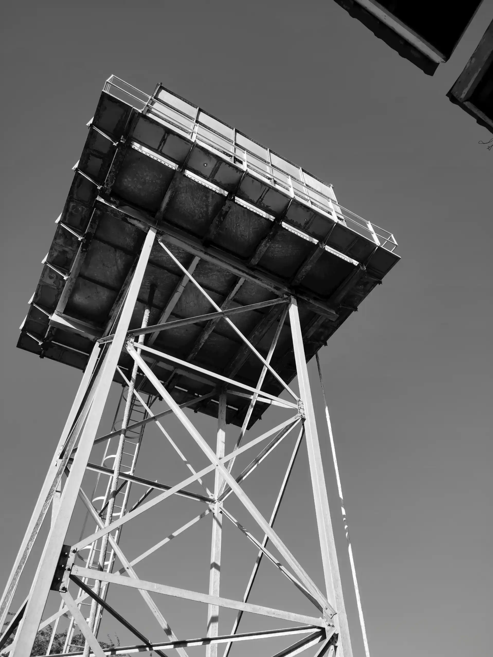 Water tower installation structure